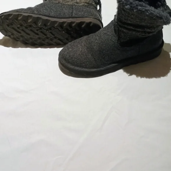 BearPaw Women's Charcoal Boots - Picture 2 of 3